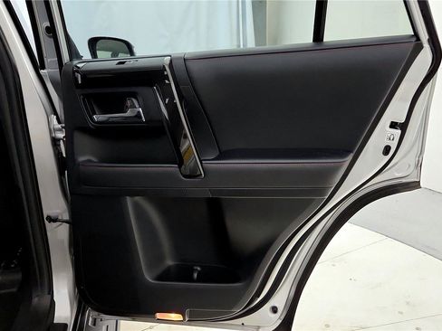 Certified 2024 Toyota 4Runner TRD Off-Road Premium image 30