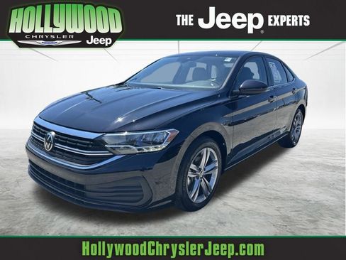 Used 2024 Volkswagen Jetta SE FWD image 1