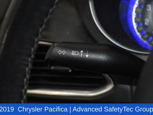 Used 2019 Chrysler Pacifica Touring Plus w/ Advanced Safetytec Group FWD image 10