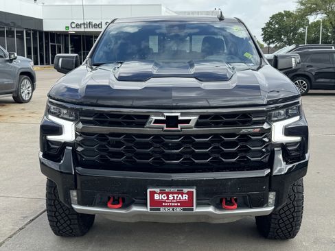 Used 2024 Chevrolet Silverado 1500 ZR2 w/ Technology Package image 3