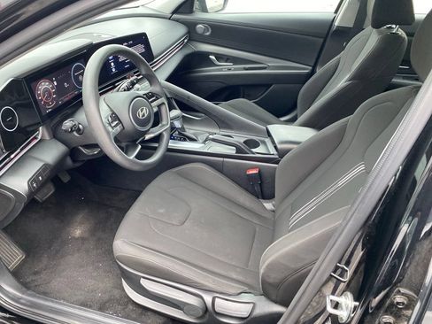Used 2024 Hyundai Elantra SEL FWD image 6