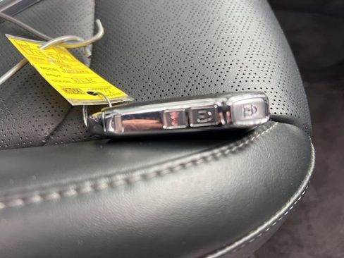 Used 2021 Kia Sorento S w/ Panoramic Sunroof Package image 39