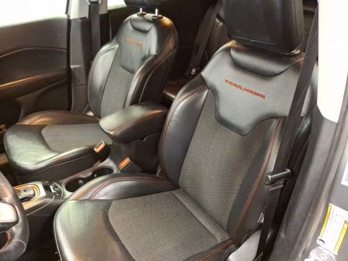 Used 2019 Jeep Compass Trailhawk image 15
