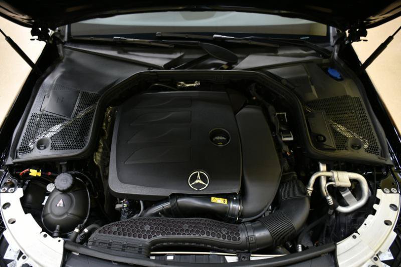Used 2019 Mercedes-Benz C 300 4MATIC Sedan image 7