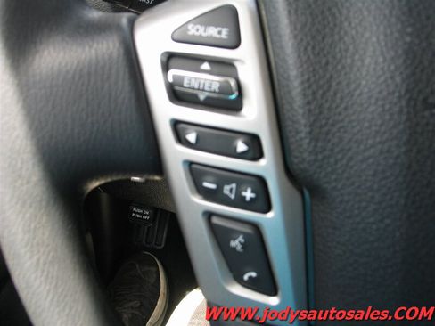 Used 2024 Nissan Titan SV AWD/4WD image 10