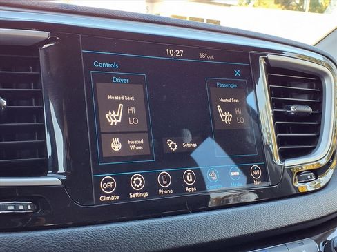 Used 2020 Chrysler Pacifica Touring-L Plus image 5