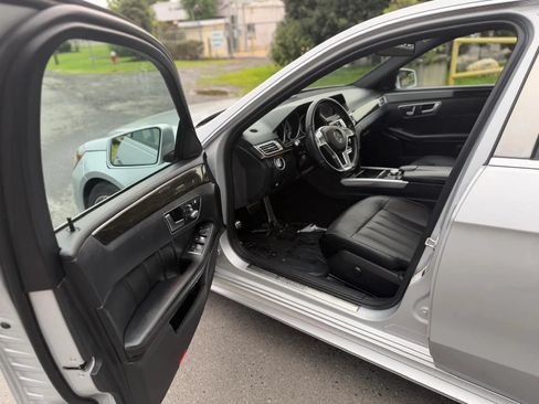 Used 2014 Mercedes-Benz E 550 4MATIC Sedan w/ Premium 1 Package image 15