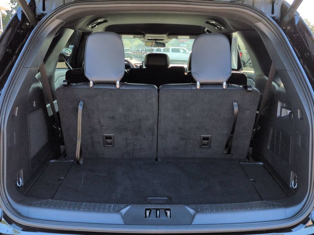 Used 2025 Ford Explorer ST-Line RWD image 13