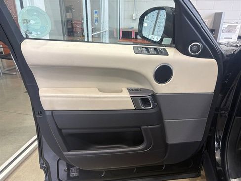 Used 2017 Land Rover Range Rover Sport HSE image 17