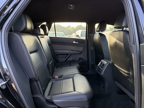 Used 2022 Volkswagen Atlas Cross Sport SE w/ Black Wheel Package FWD image 15