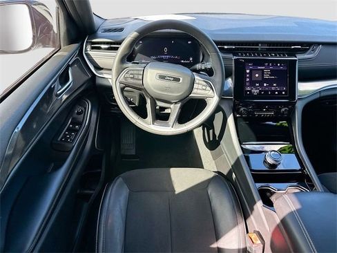 Used 2023 Jeep Grand Cherokee Altitude image 20