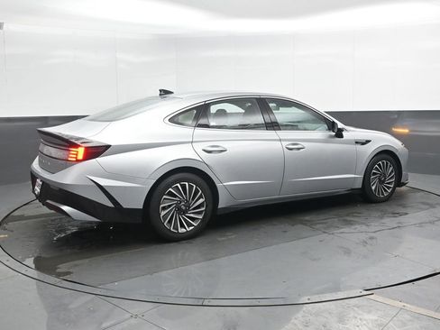 Used 2025 Hyundai Sonata SEL image 3