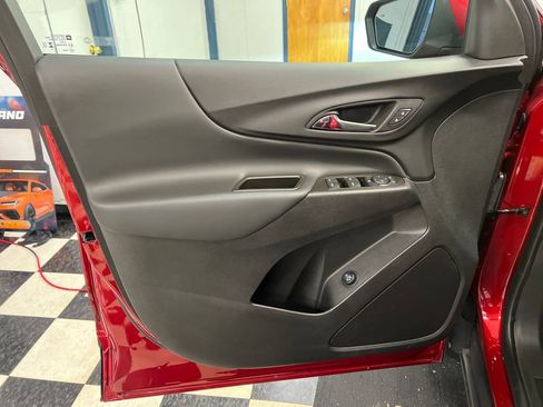 Used 2023 Chevrolet Equinox LT image 37