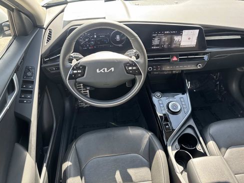 Used 2025 Kia Niro Wave image 8
