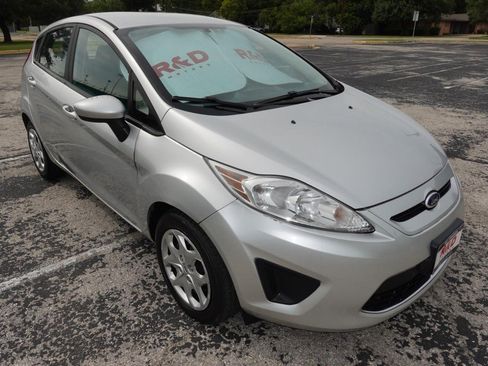 Used 2011 Ford Fiesta SE FWD image 1