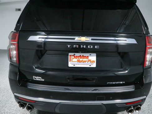 Used 2022 Chevrolet Tahoe Premier RWD image 8