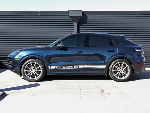 Certified 2026 Porsche Cayenne GTS image 2