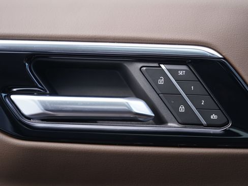 New 2026 Chevrolet Suburban High Country image 15