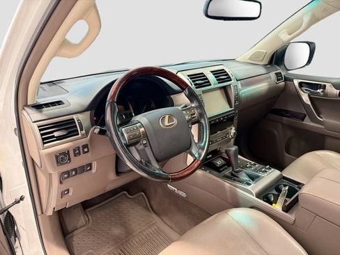 Used 2017 Lexus GX 460 Luxury AWD/4WD image 8