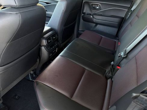 Used 2025 Honda Ridgeline Black Edition image 13