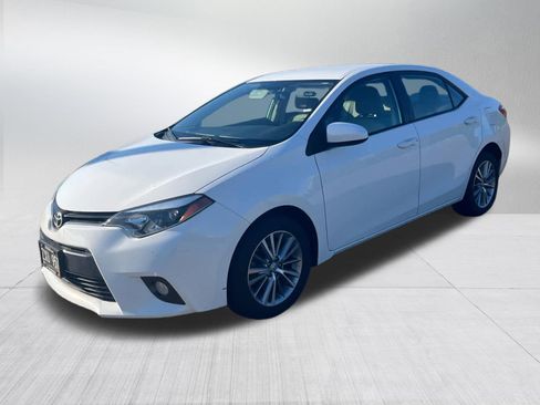 Used 2015 Toyota Corolla LE FWD image 3