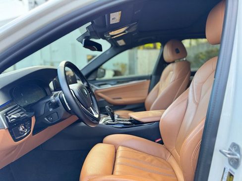 Used 2021 BMW 530i xDrive image 17