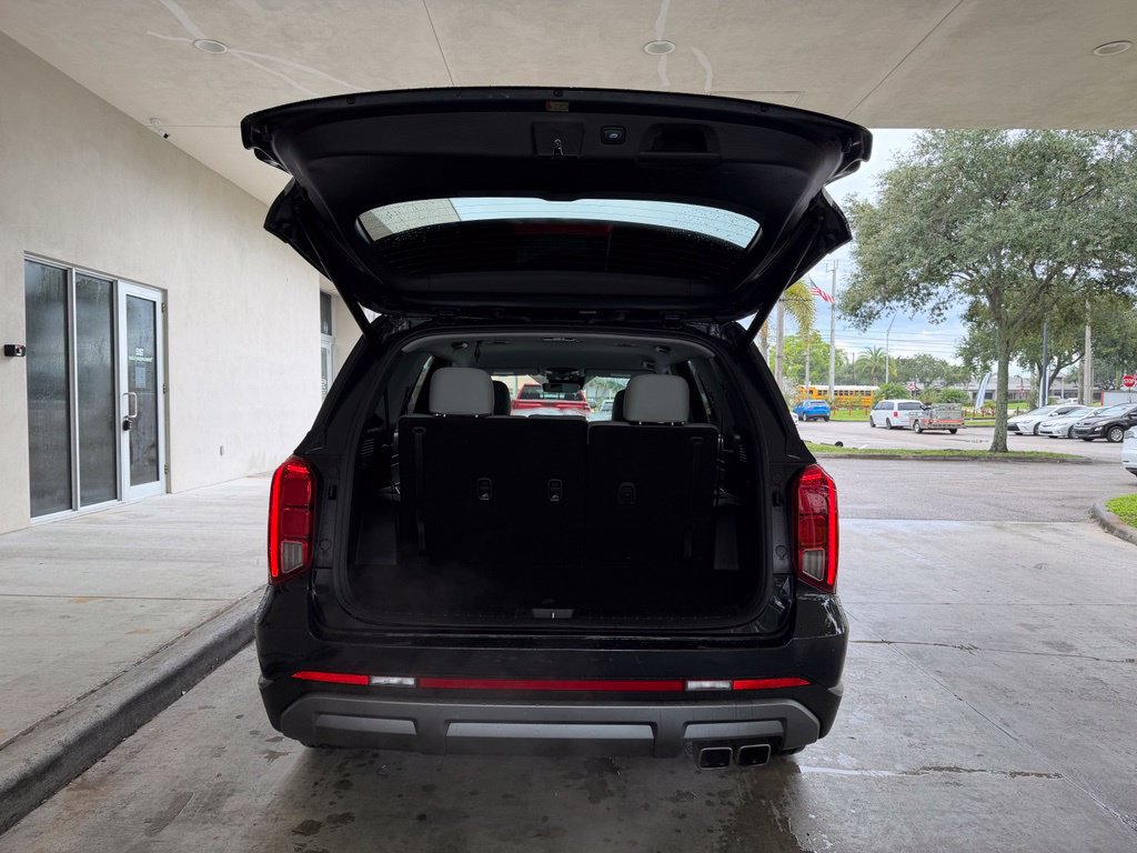 Used 2024 Hyundai Palisade SEL FWD image 29