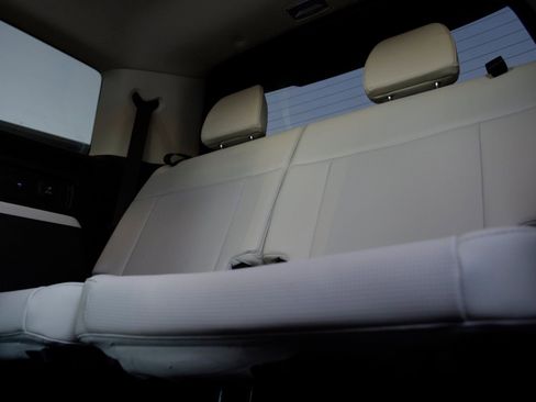 Used 2025 Hyundai Santa Fe Calligraphy image 21