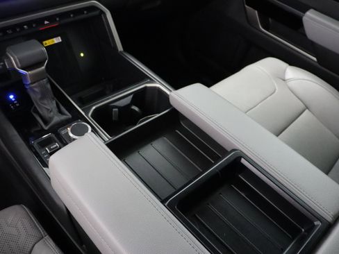 Used 2024 Toyota Tundra Limited image 17