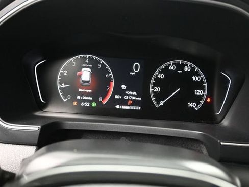 Used 2025 Honda Pilot Touring image 10