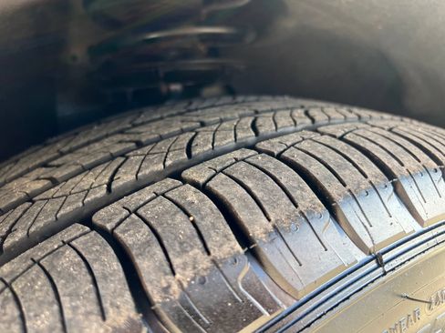 Used 2019 Lincoln Nautilus Select AWD/4WD image 28