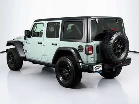 Used 2024 Jeep Wrangler Unlimited AWD/4WD image 13