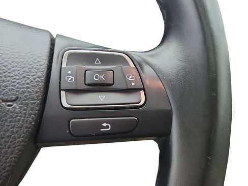 Used 2014 Volkswagen Passat TDI SE image 32