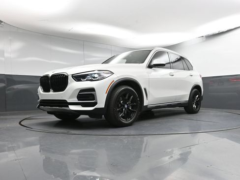 Used 2023 BMW X5 xDrive40i w/ Premium Package image 26
