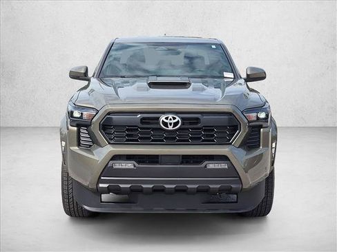 Used 2025 Toyota Tacoma TRD Sport RWD image 2