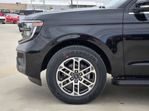 New 2026 Ford Expedition Max Active RWD image 9