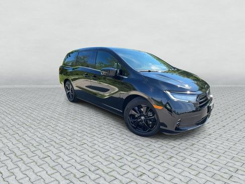 Used 2024 Honda Odyssey Sport image 2