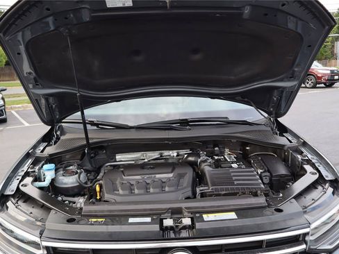 Certified 2023 Volkswagen Tiguan SE AWD/4WD image 10