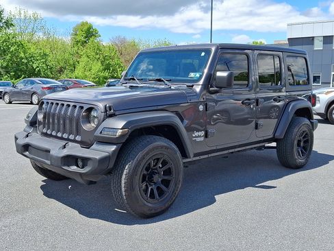 Used 2021 Jeep Wrangler Unlimited Sport AWD/4WD image 3