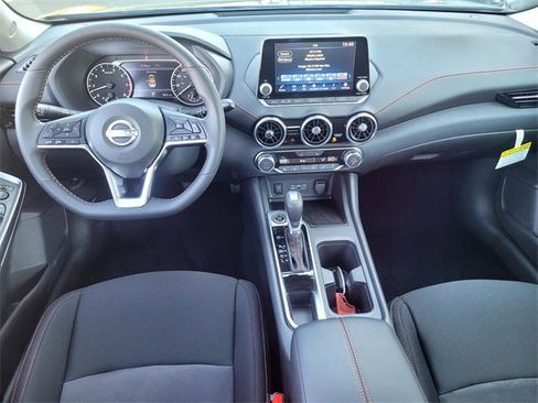 New 2025 Nissan Sentra SR w/ Midnight Edition image 6