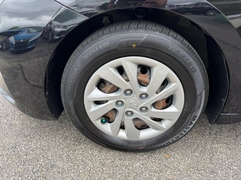 Used 2019 Hyundai Elantra SE FWD image 44