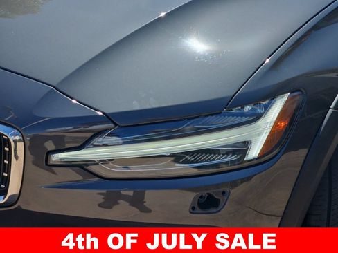 Used 2025 Volvo V60 B5 Cross Country Plus AWD/4WD image 34