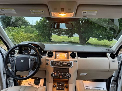 Used 2016 Land Rover LR4 AWD/4WD image 10
