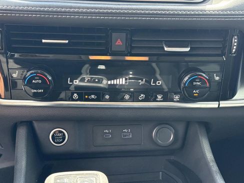 Used 2022 Nissan Rogue SV w/ SV Premium Package FWD image 26