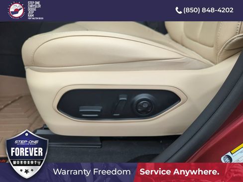 Used 2023 Jeep Grand Cherokee Limited w/ Luxury Tech Group II AWD/4WD image 12