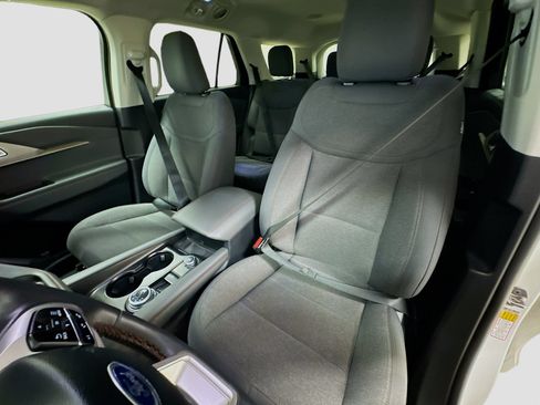 Used 2025 Ford Explorer Active RWD image 21