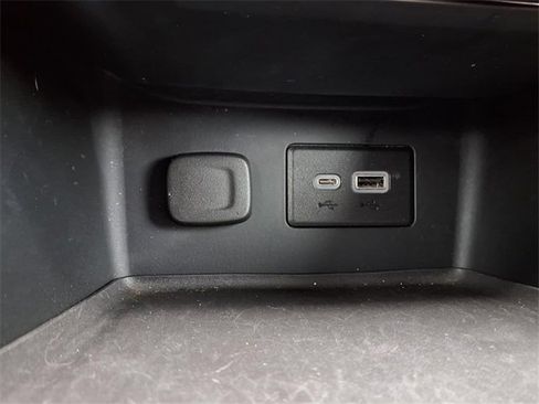 Used 2021 GMC Acadia SLE image 8