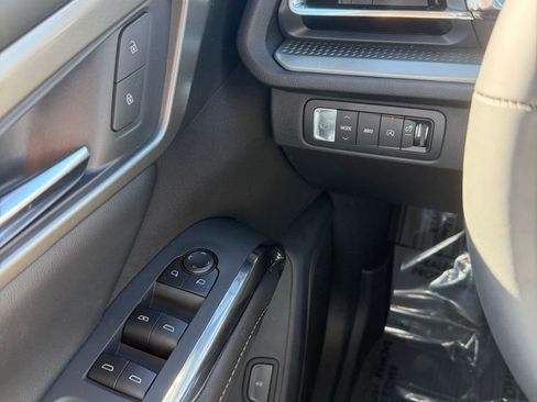 New 2026 Chevrolet Traverse LT w/ Driver Confidence Package image 8