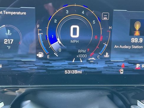 Used 2025 Chevrolet Suburban LT w/ Comfort Package RWD image 14