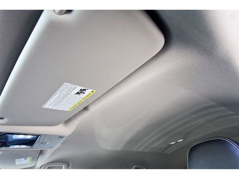 Used 2024 Volkswagen Atlas SE image 30